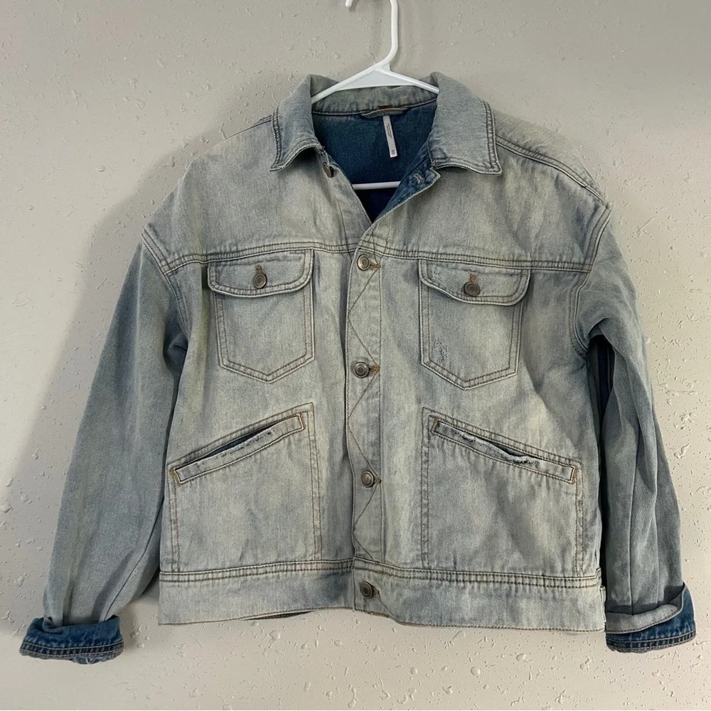 Free People Light Wash Denim Jacket Jean Casual Spring Summer Boho Bohemian XS - Picture 1 of 7